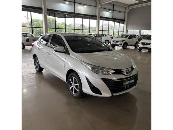 TOYOTA YARIS 1.5 16V FLEX SEDAN XL LIVE MULTIDRIVE TOYOTA YARIS 1.5 16V FLEX SEDAN XL LIVE MULTIDRIVE